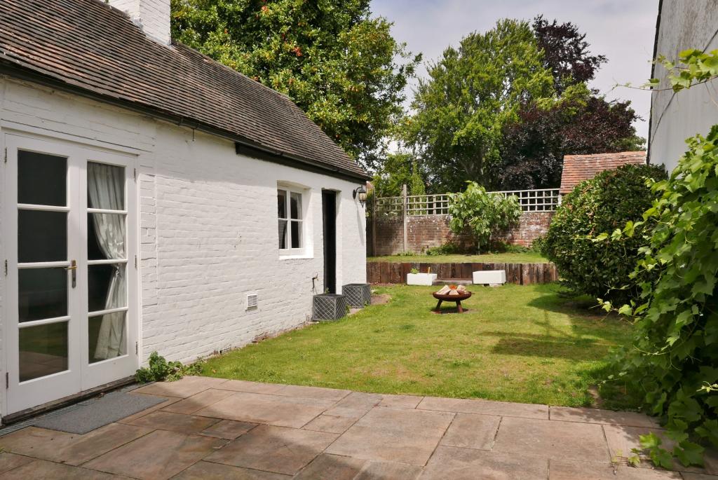 6 bedroom town house for sale in East Street, Fareham, PO16