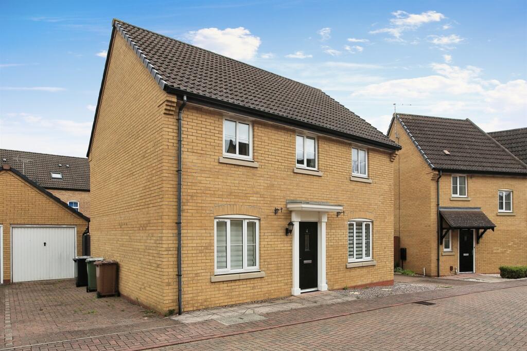 4 bedroom detached house for sale in Alba Road, Hampton Hargate, Peterborough, PE7