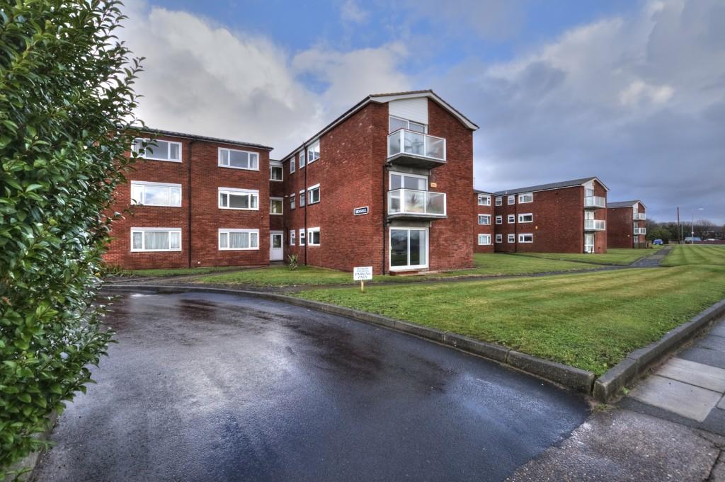 2 bedroom flat for sale in 34 Bronshill, The Serpentine South