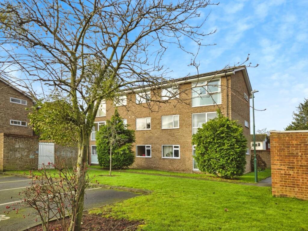 Main image of property: Mortlake Close, Beddington, CR0 4SW