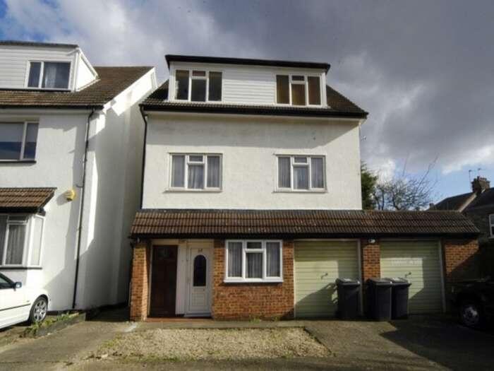 Main image of property: Chislehurst Avenue, London N12