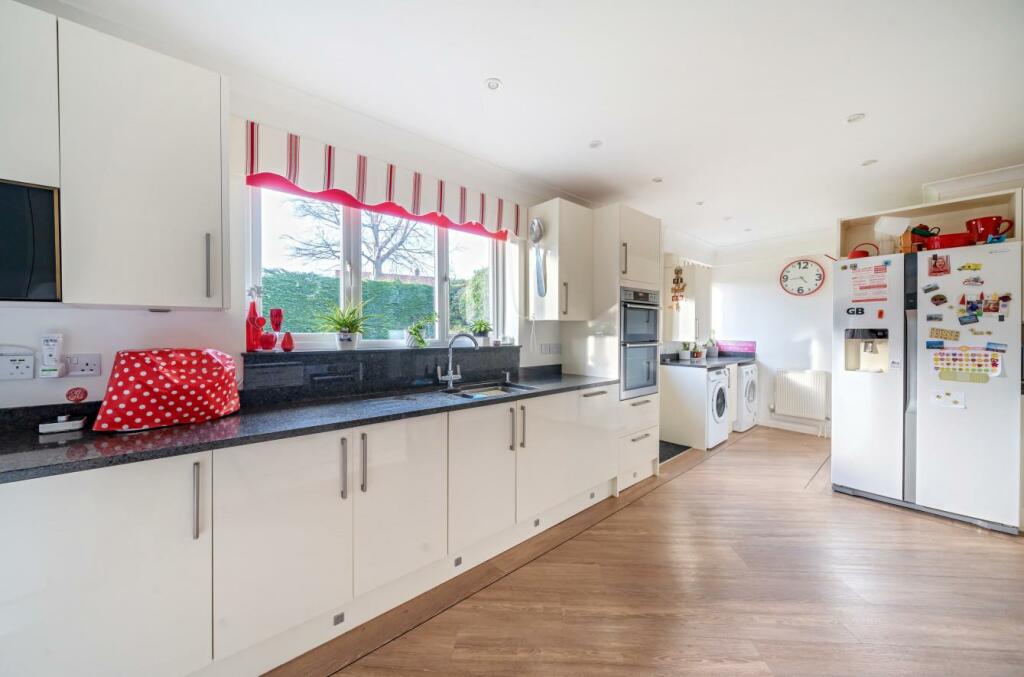 7 bedroom detached house for sale in Winchester Road, Chandlers Ford, SO53