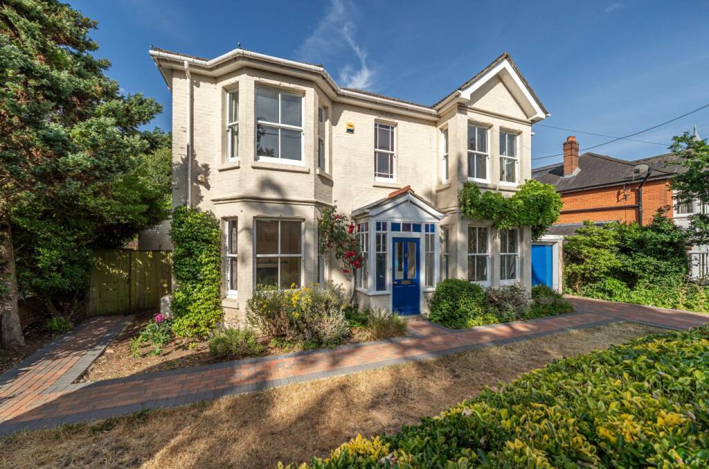 4 bedroom detached house for sale in Hursley Road, Chandler's Ford, SO53