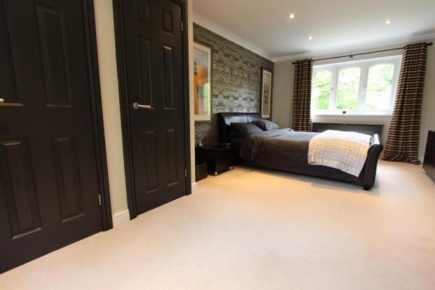 Raglan close chandlers ford