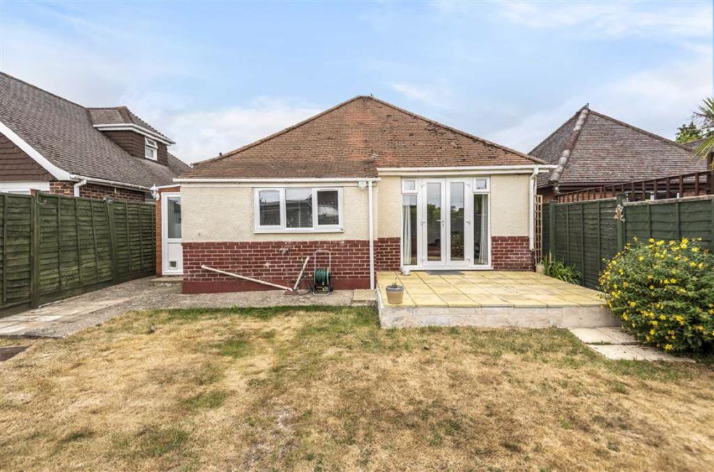 2 bedroom detached bungalow for sale in Northdene Road, Chandlers Ford