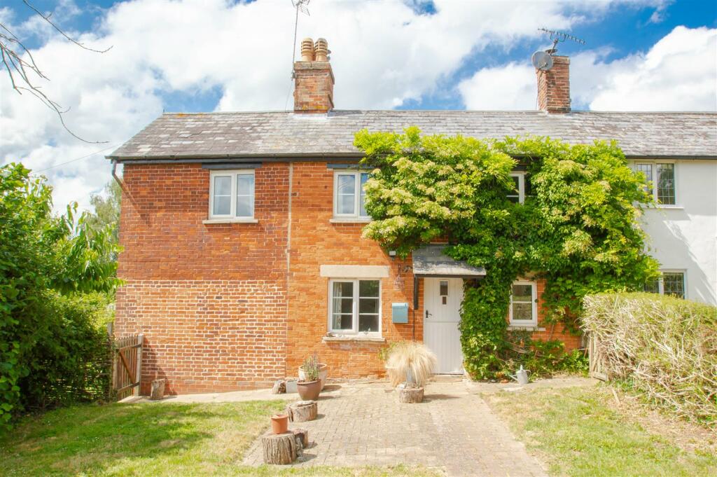 2 bedroom end of terrace house for sale in School Terrace, Withersfield