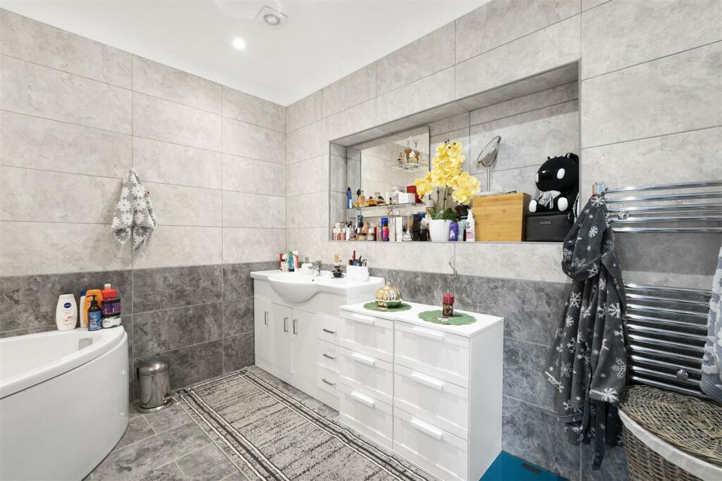 Additional property image - Cardinals Green, Horseheath, Cambridge
