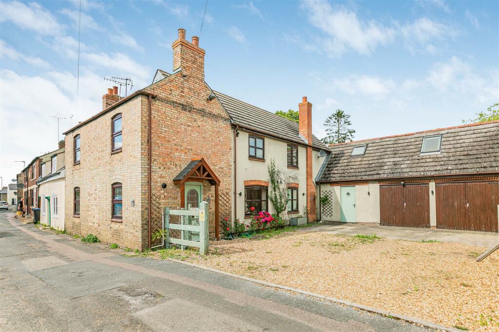 5 bedroom link detached house for sale in Speed Lane, Soham, CB7