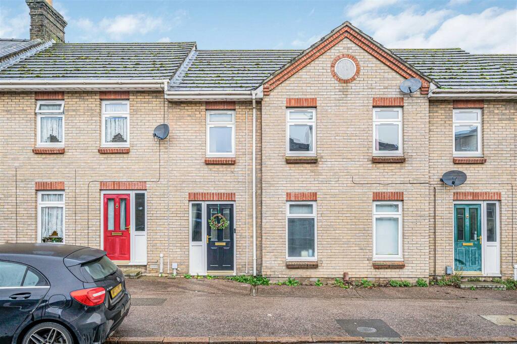 2 bedroom terraced house