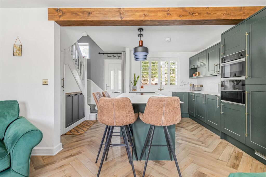 Main image of property: Pinza Close, Newmarket