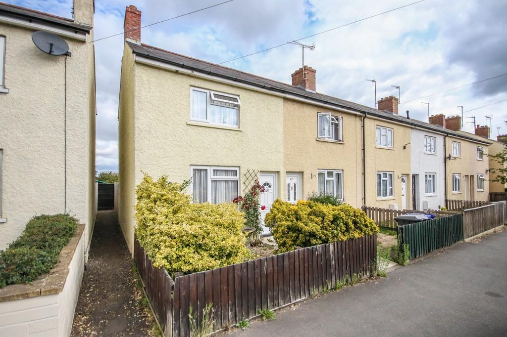 3 bedroom end of terrace house for sale in New Cheveley Road, Newmarket