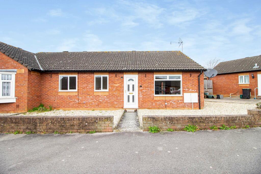 3 bedroom bungalow for sale in Sunnycroft, Portskewett, Caldicot, NP26