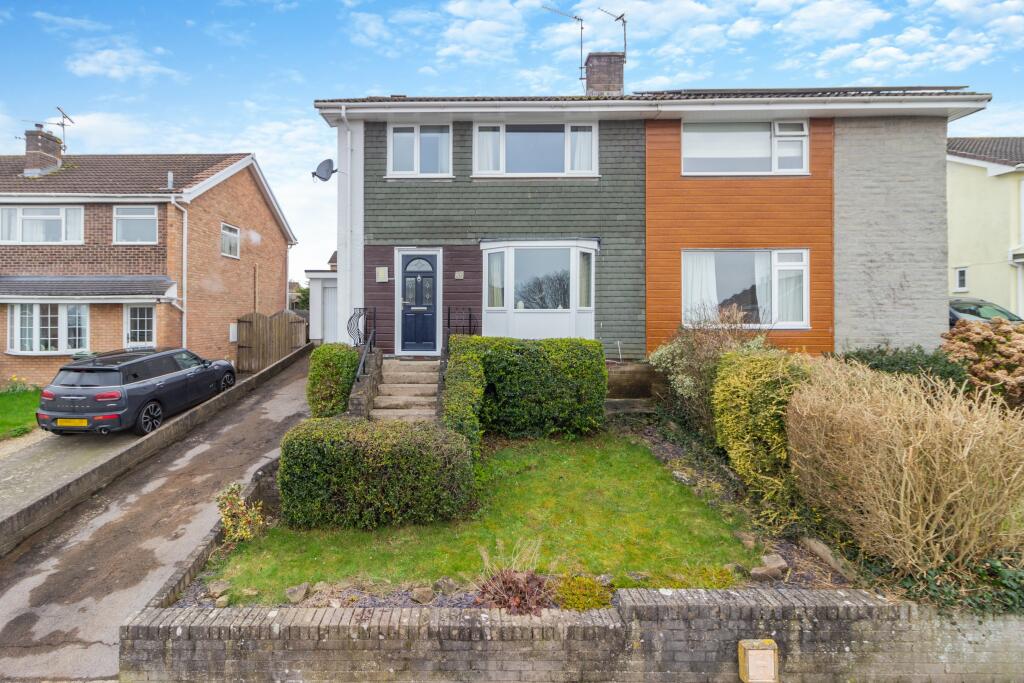 3 bedroom semidetached house for sale in St Kingsmark Avenue, Chepstow, NP16