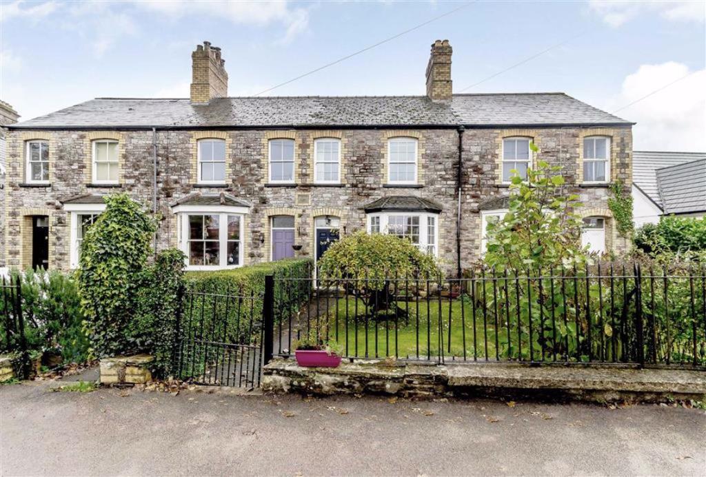 3 bedroom terraced house for sale in Jubilee Villas, Tutshill, Chepstow