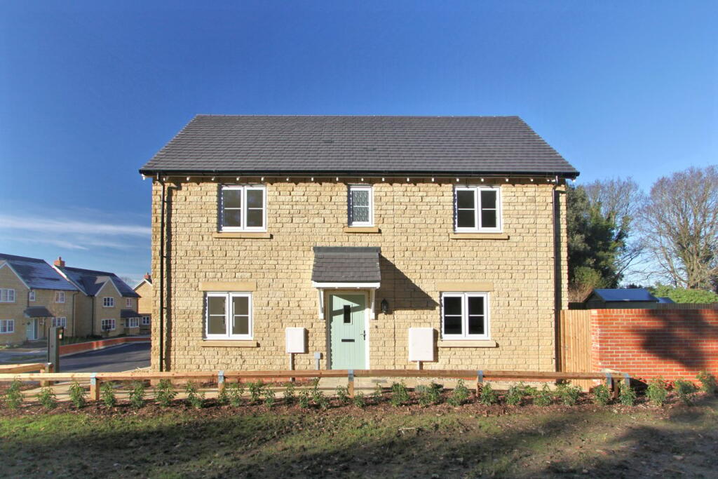 3 bedroom end of terrace house for sale in Brookthorpe Park