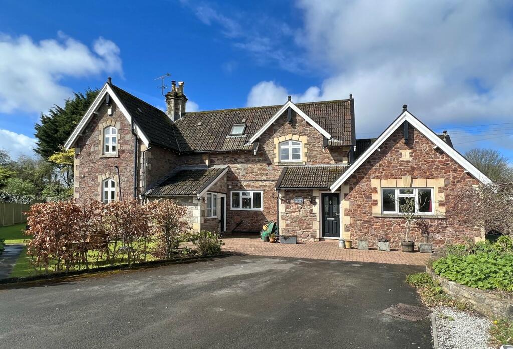 4 bedroom detached house for sale in Itchington Road, Tytherington, GL12