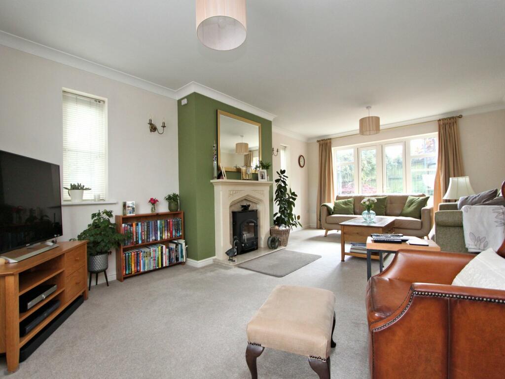 Additional property image - Prowse Close, Thornbury, BS35