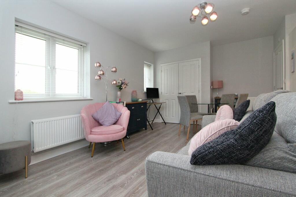 Additional property image - Barley Fields, Thornbury, BS35