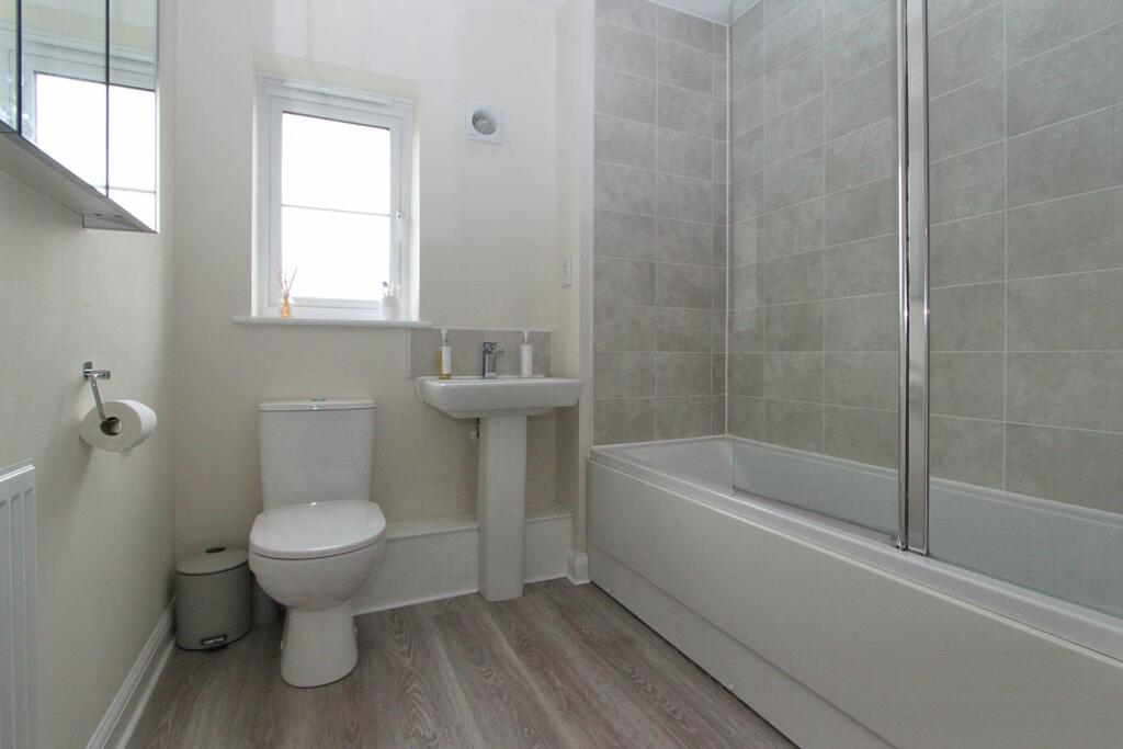 Additional property image - Barley Fields, Thornbury, BS35
