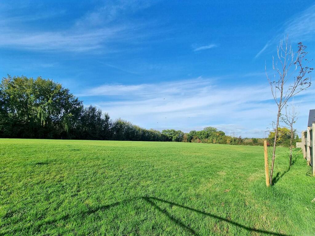 Additional property image - Barley Fields, Thornbury, BS35