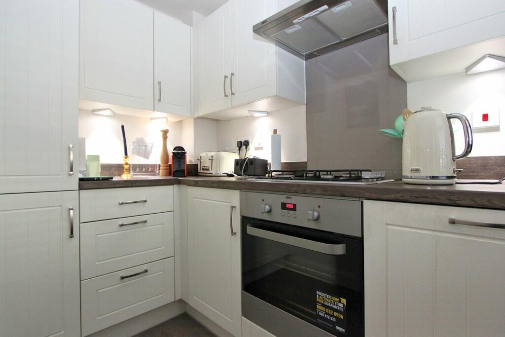 Additional property image - Barley Fields, Thornbury, BS35
