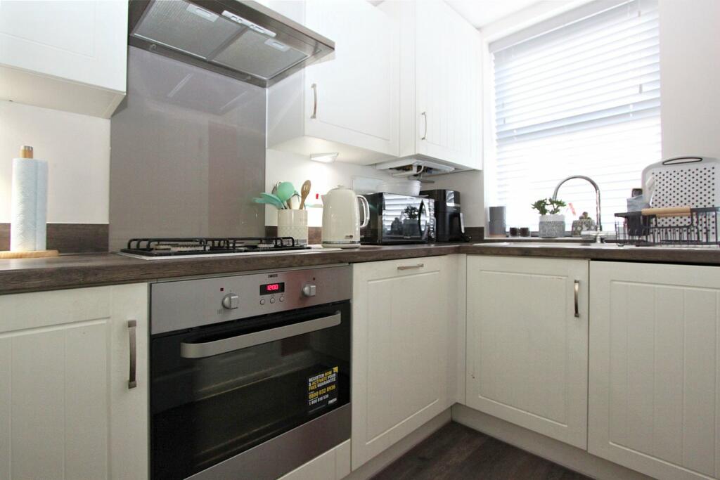 Additional property image - Barley Fields, Thornbury, BS35