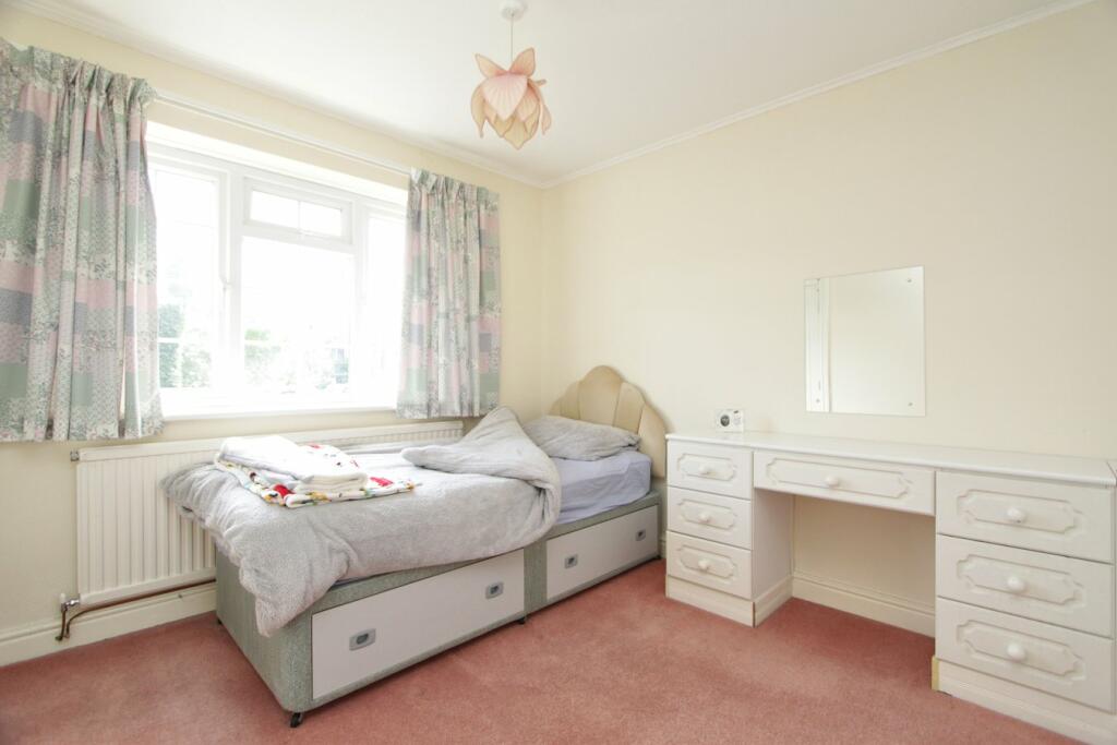 Additional property image - Chatsworth Park, Thornbury, BS35