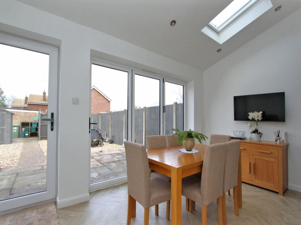 Additional property image - Regents Close, Thornbury, South Gloucestershire, BS35