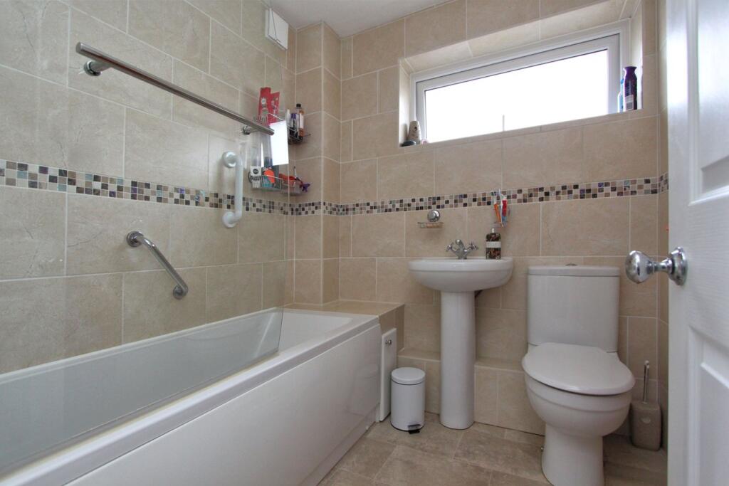 Additional property image - Regents Close, Thornbury, South Gloucestershire, BS35