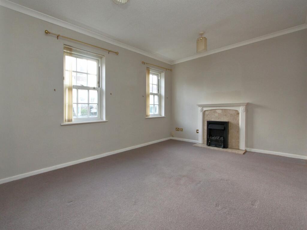 Additional property image - Gloucester Road, Thornbury, South Gloucestershire, BS35