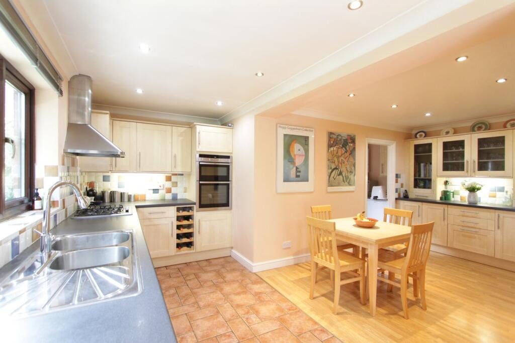 Additional property image - Chatsworth Park, Thornbury, BS35