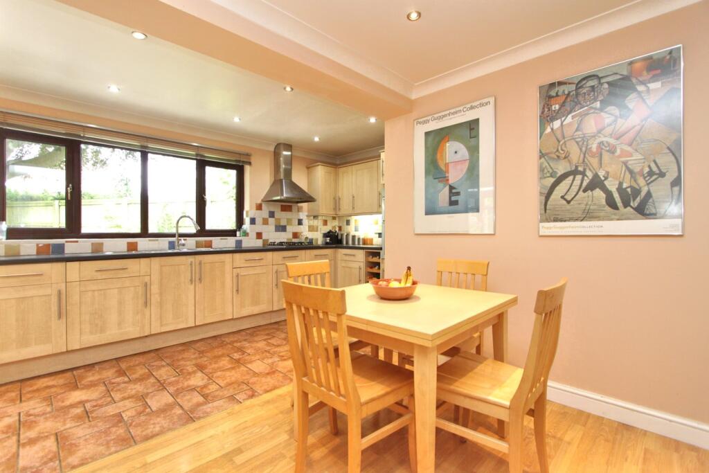 Additional property image - Chatsworth Park, Thornbury, BS35
