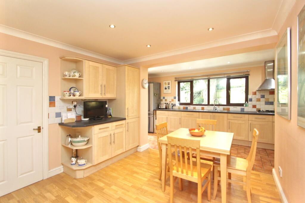 Additional property image - Chatsworth Park, Thornbury, BS35