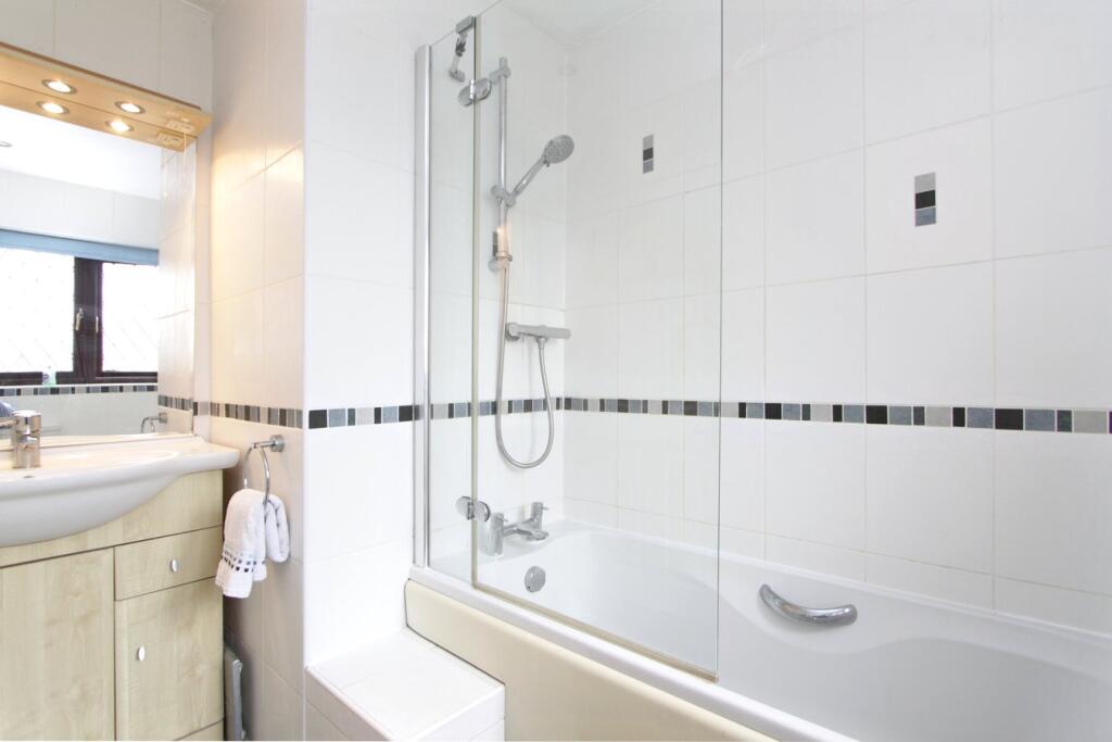 Additional property image - Chatsworth Park, Thornbury, BS35