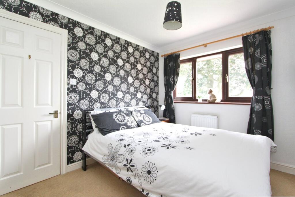 Additional property image - Chatsworth Park, Thornbury, BS35