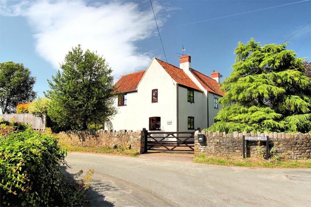 4 bedroom detached house for sale in OldburyonSevern, South