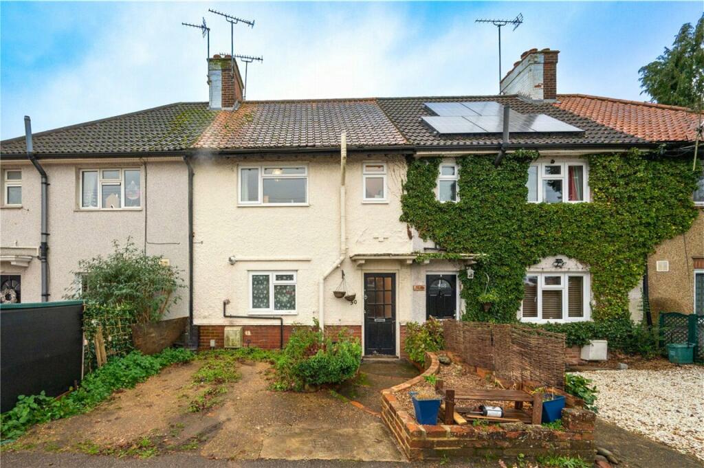 3 bedroom terraced house for sale in Radlett Road, Frogmore, St. Albans, Hertfordshire, AL2