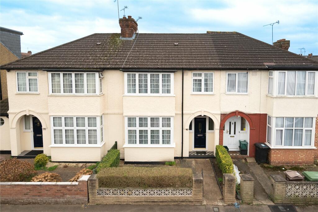 3 bedroom terraced house for sale in Cambridge Road, St. Albans, Hertfordshire, AL1