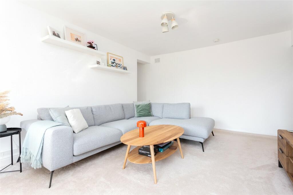 Additional property image - Tudor Road, St. Albans, Hertfordshire