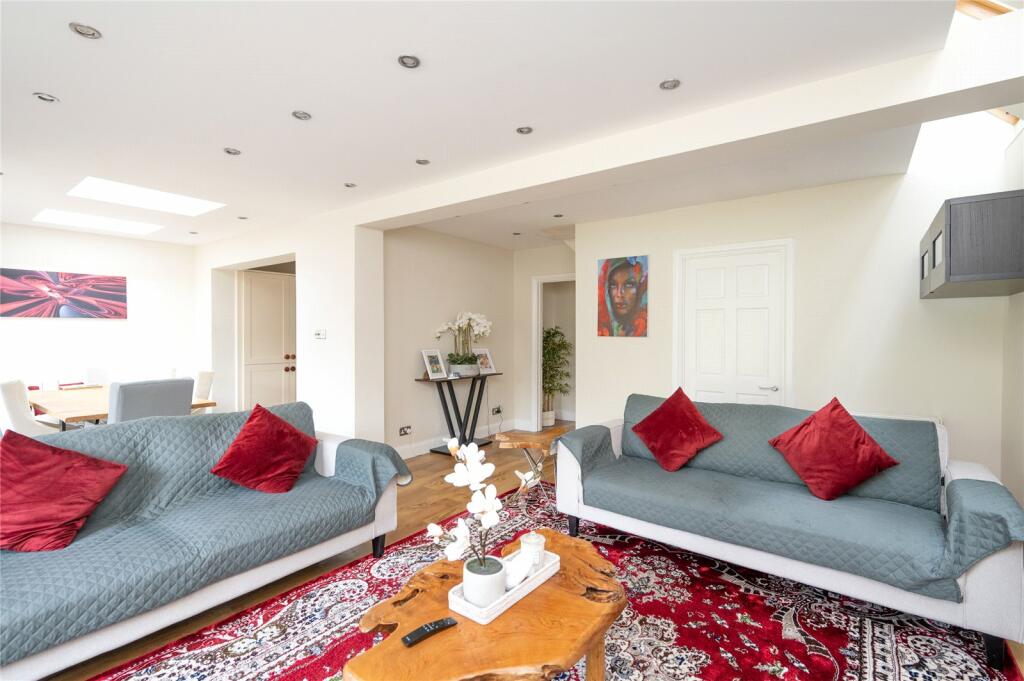 Additional property image - Gurney Court Road, St. Albans, Hertfordshire