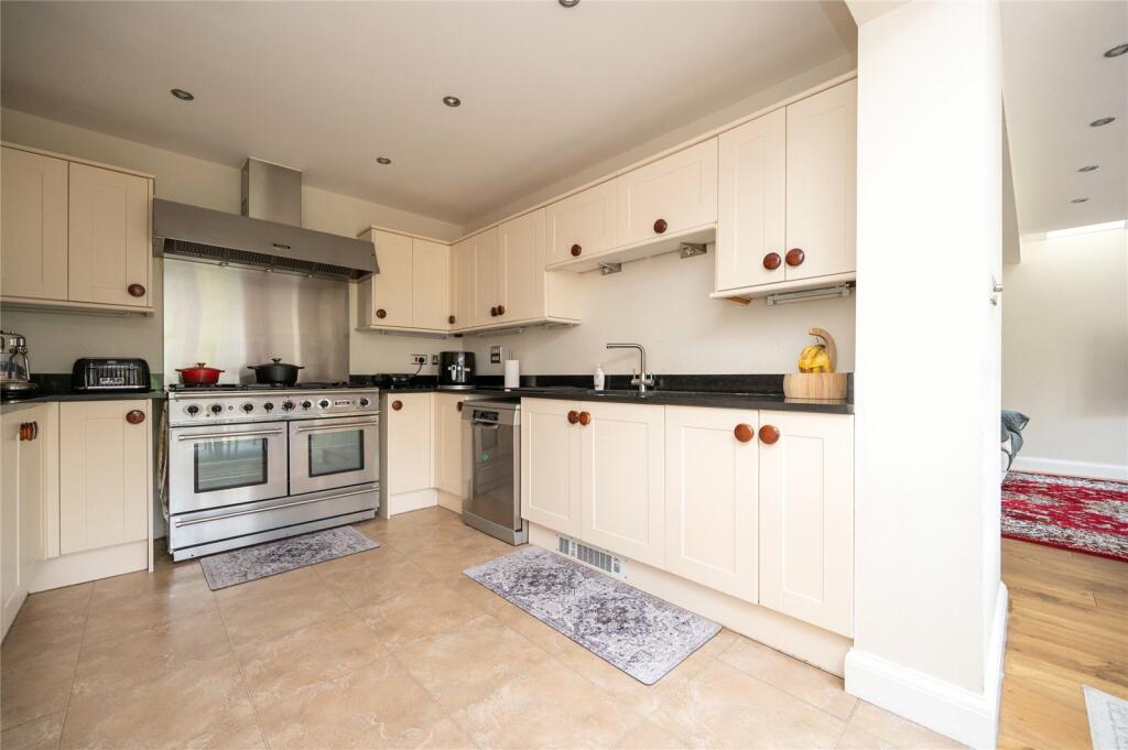 Additional property image - Gurney Court Road, St. Albans, Hertfordshire