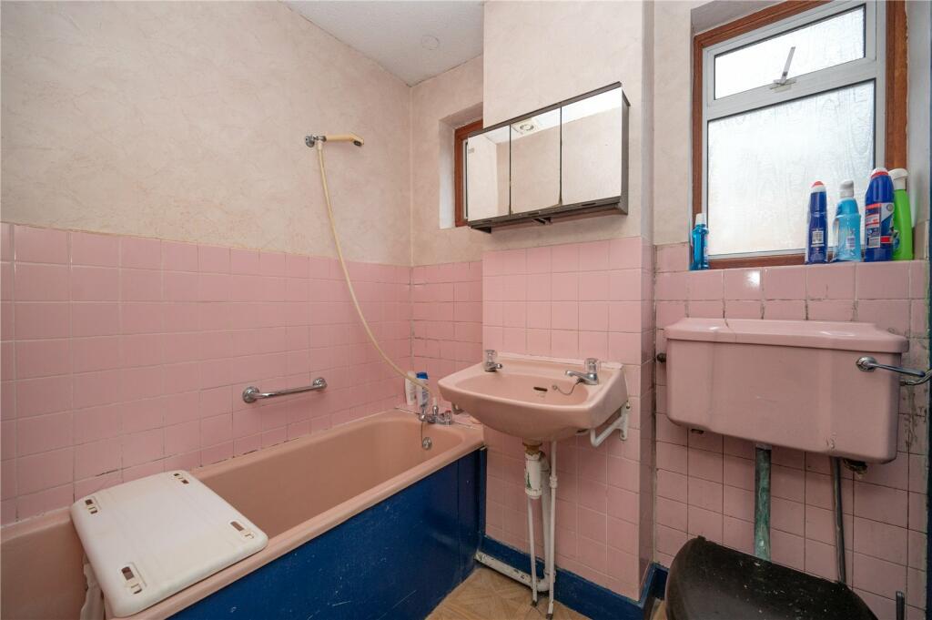 Additional property image - Brampton Road, St. Albans, Hertfordshire