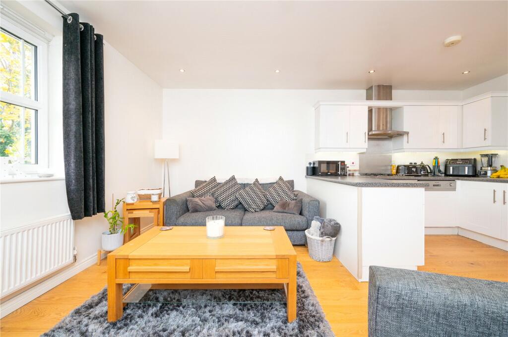 Additional property image - Russet Drive, St. Albans, Hertfordshire