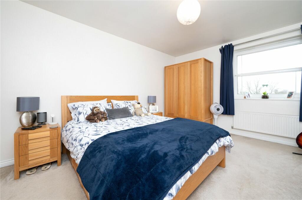Additional property image - Russet Drive, St. Albans, Hertfordshire