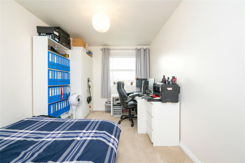 Additional property image - Russet Drive, St. Albans, Hertfordshire