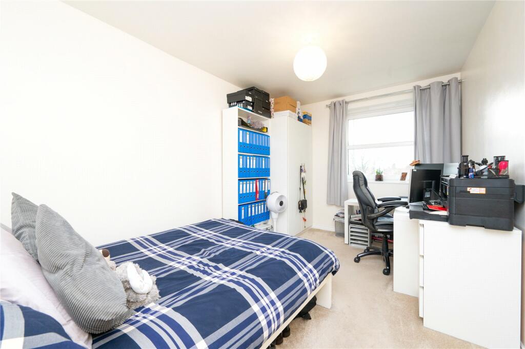 Additional property image - Russet Drive, St. Albans, Hertfordshire