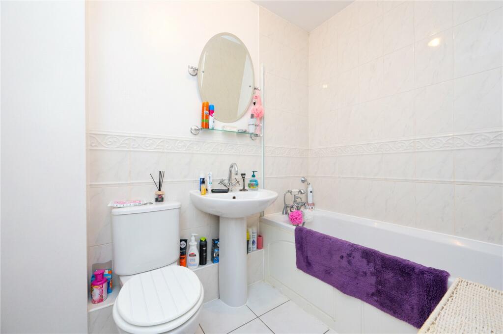 Additional property image - Russet Drive, St. Albans, Hertfordshire