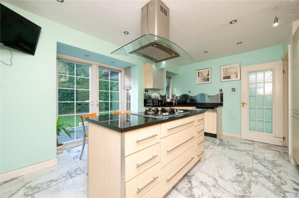 Additional property image - Aspen Close, Bricket Wood, St. Albans, Hertfordshire
