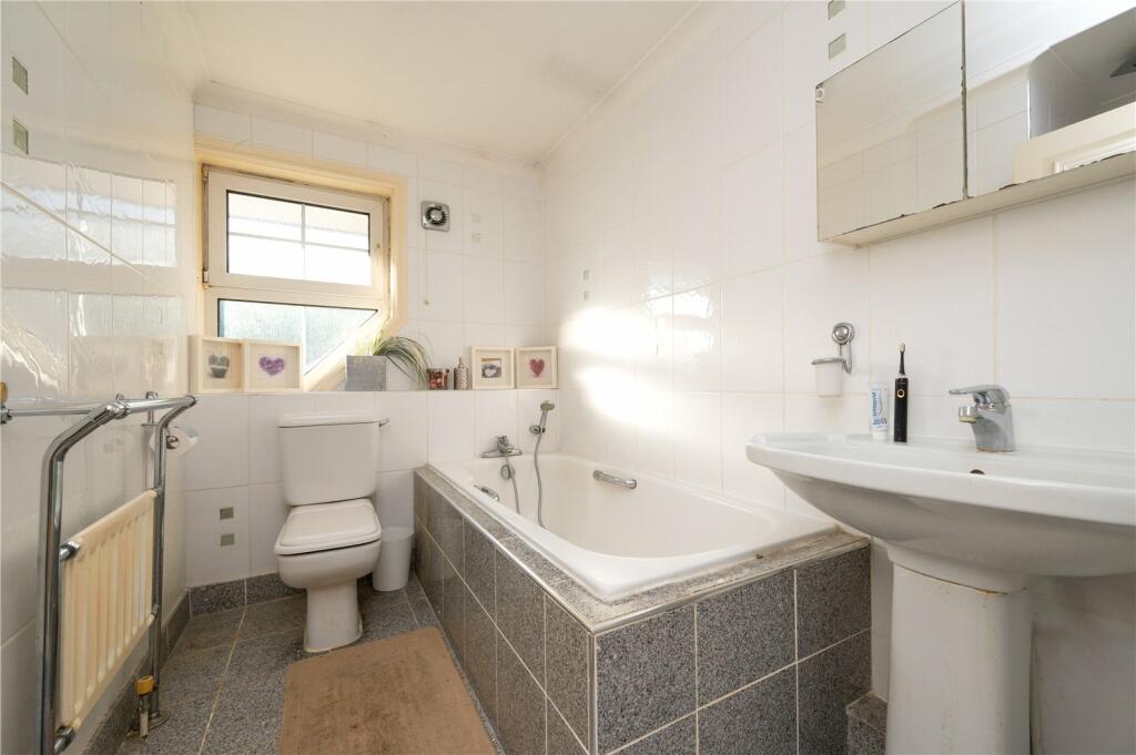 Additional property image - Aspen Close, Bricket Wood, St. Albans, Hertfordshire