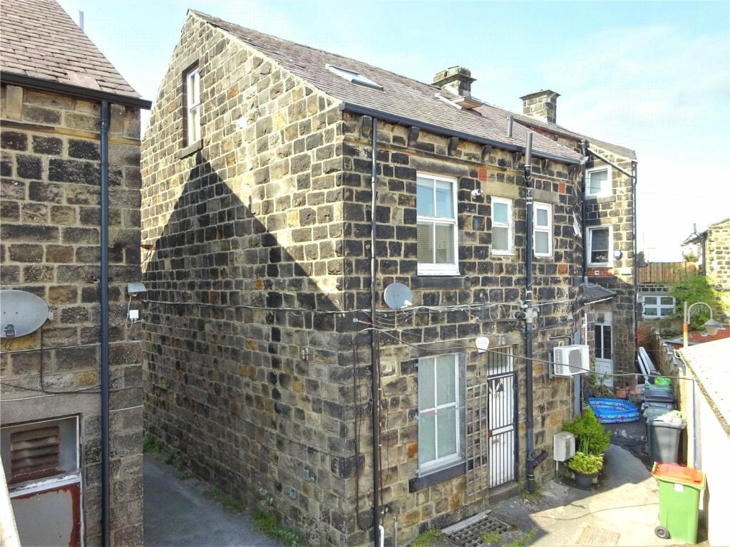 2 bedroom end of terrace house for rent in Town Street, Horsforth, Leeds, West Yorkshire, LS18